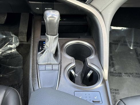Used 2024 Toyota Camry SE image 13