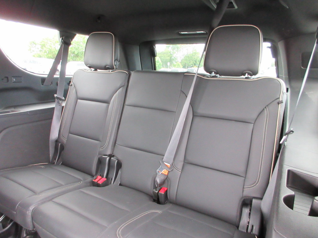 Certified 2024 GMC Yukon XL SLT w/ SLT Luxury Package AWD/4WD image 21