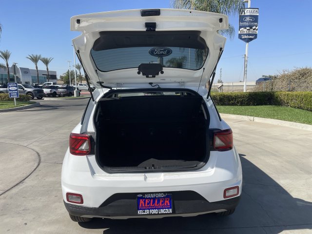 Used 2025 Hyundai Venue SEL FWD image 25