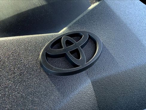 Used 2016 Toyota 4Runner Limited image 30