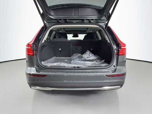 New 2026 Volvo V60 B5 Cross Country Plus w/ Protection Package Premier AWD/4WD image 24