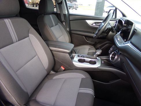 Used 2024 Chevrolet Blazer LT w/ Convenience Package FWD image 28