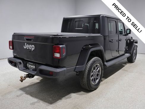 Used 2020 Jeep Gladiator Overland AWD/4WD image 2
