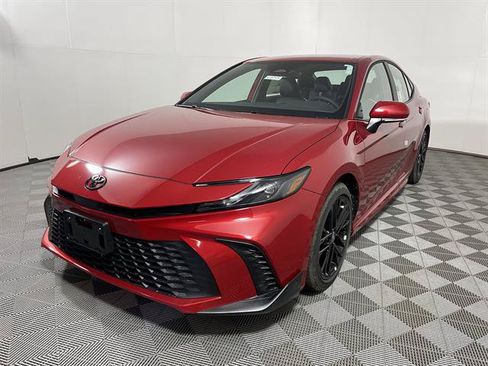 New 2026 Toyota Camry SE FWD image 3