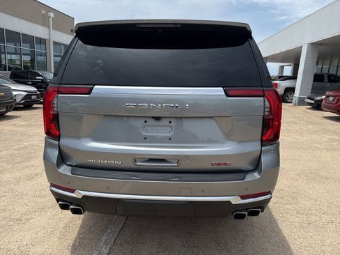 Used 2025 GMC Yukon Denali AWD/4WD image 7