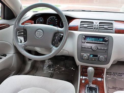 Used 2009 Buick Lucerne CX FWD image 10
