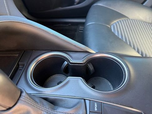 Used 2024 Toyota Camry SE image 8