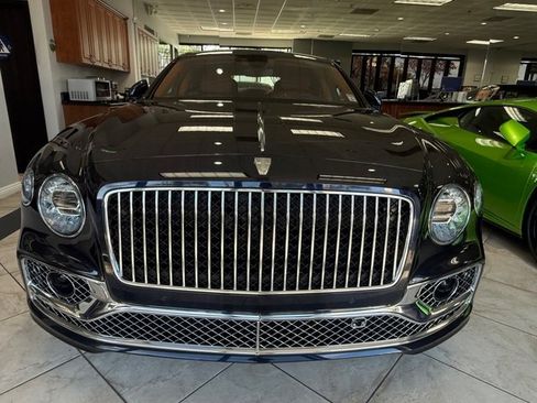 Used 2020 Bentley Flying Spur W12 image 3