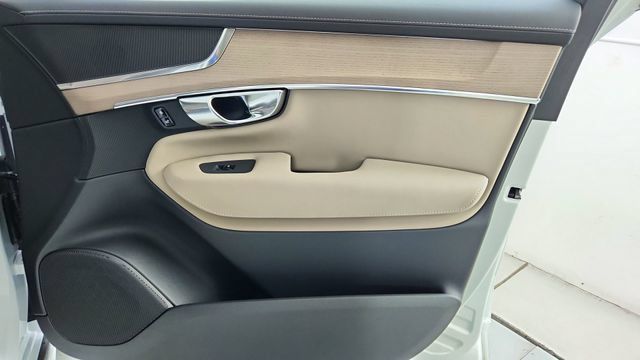New 2026 Volvo XC90 T8 Plus w/ Protection Package AWD/4WD image 39