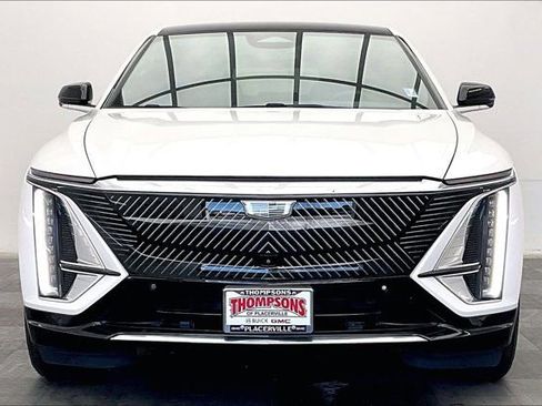 Used 2024 Cadillac Lyriq Luxury image 2
