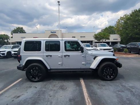 Used 2024 Jeep Wrangler Unlimited Sahara w/ Dual Top Group AWD/4WD image 6