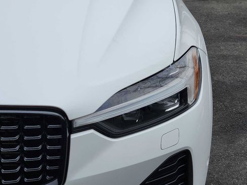 Used 2023 Volvo XC60 B5 Plus w/ Protection Package Premier image 9