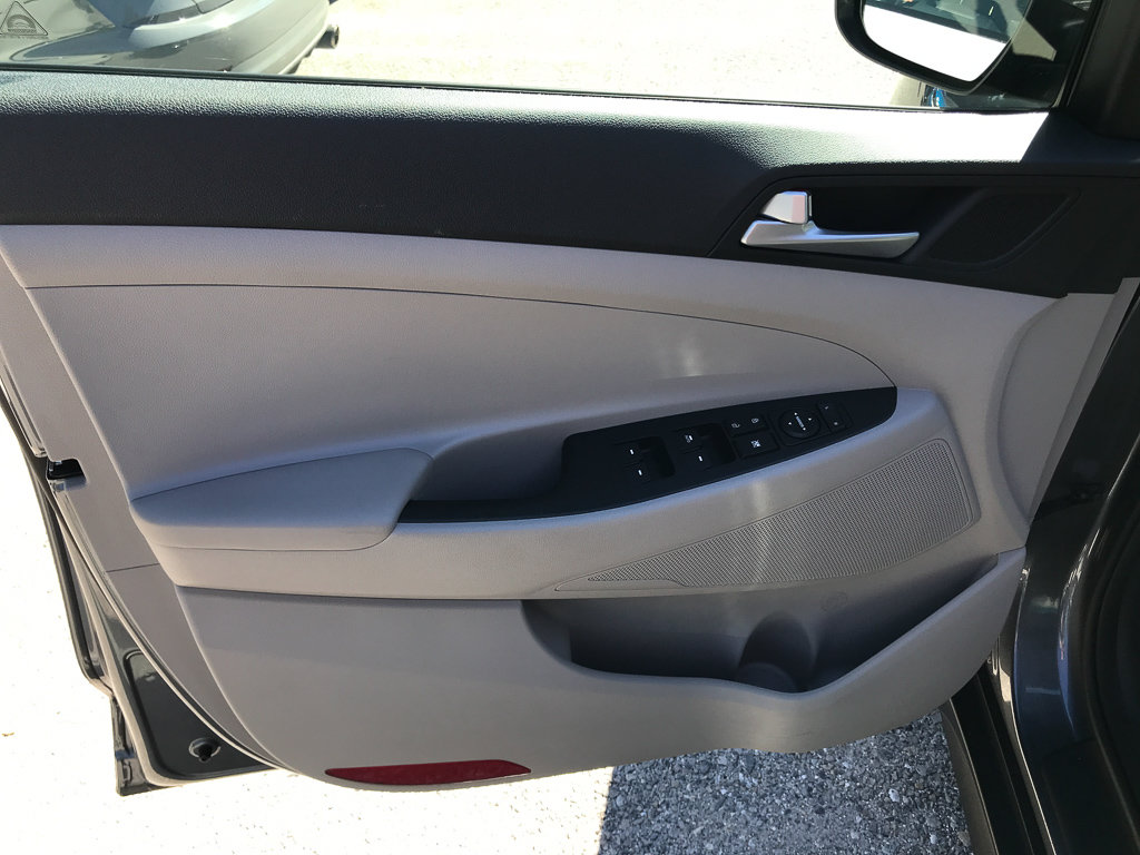 Used 2019 Hyundai Tucson Value AWD/4WD image 12