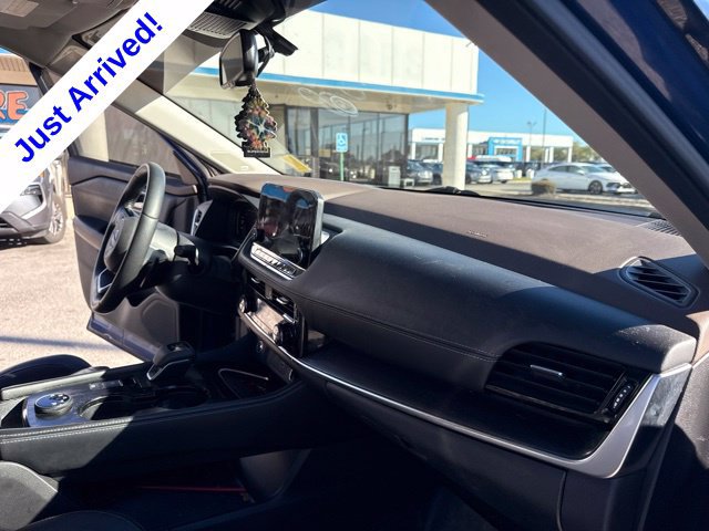 Used 2023 Nissan Rogue Platinum AWD/4WD image 19