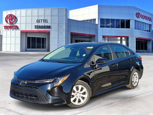 Used 2024 Toyota Corolla LE image 1