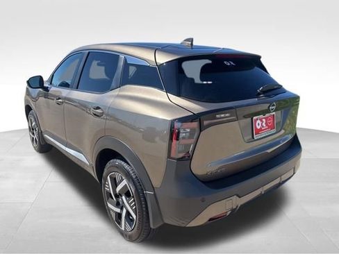 Certified 2025 Nissan Kicks SV FWD image 4