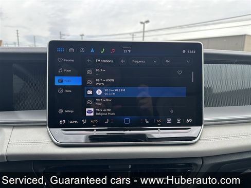 Used 2025 Volkswagen Tiguan SE AWD/4WD image 17