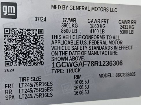 Used 2024 Chevrolet Express 2500 w/ Driver Convenience Package RWD image 16