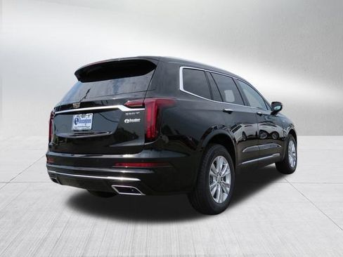 New 2025 Cadillac XT6 Luxury image 3