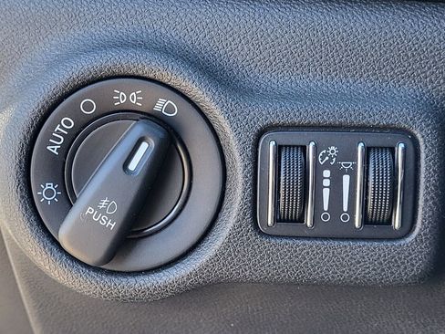 Used 2016 Dodge Dart SXT image 19