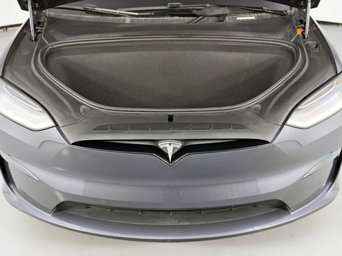 Used 2022 Tesla Model X image 8