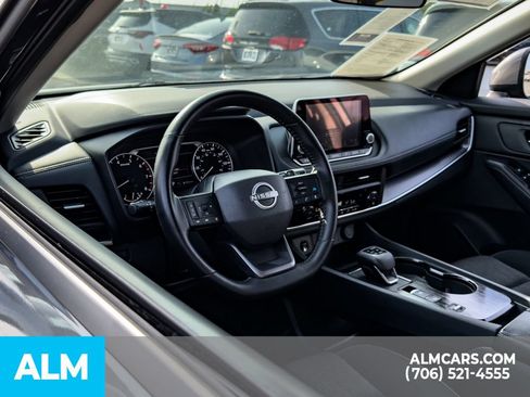 Used 2025 Nissan Rogue SV FWD image 10