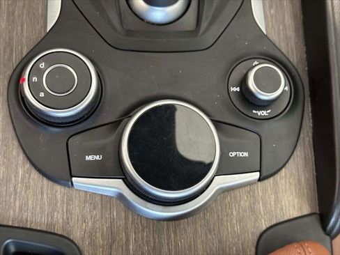 Used 2019 Alfa Romeo Giulia Ti image 25