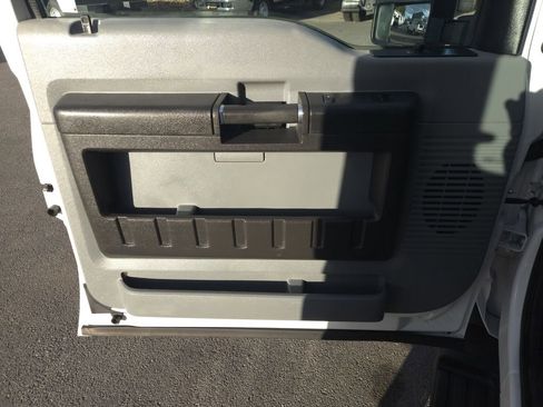 Used 2015 Ford F250 XL w/ Power Equipment Group RWD image 11