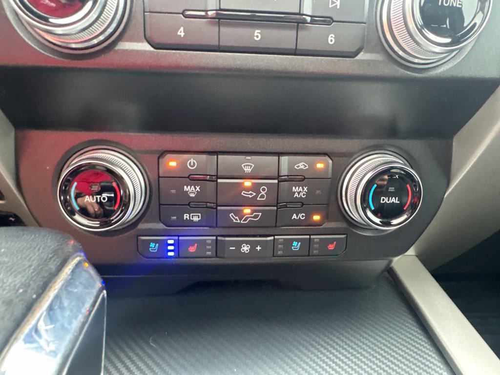 Used 2020 Ford F150 Lariat w/ Equipment Group 502A Luxury AWD/4WD image 23