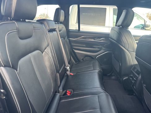 Used 2024 Jeep Grand Cherokee Overland AWD/4WD image 44