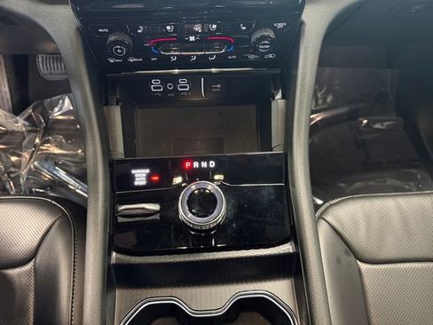 Used 2024 Jeep Grand Cherokee Limited w/ Luxury Tech Group II AWD/4WD image 14