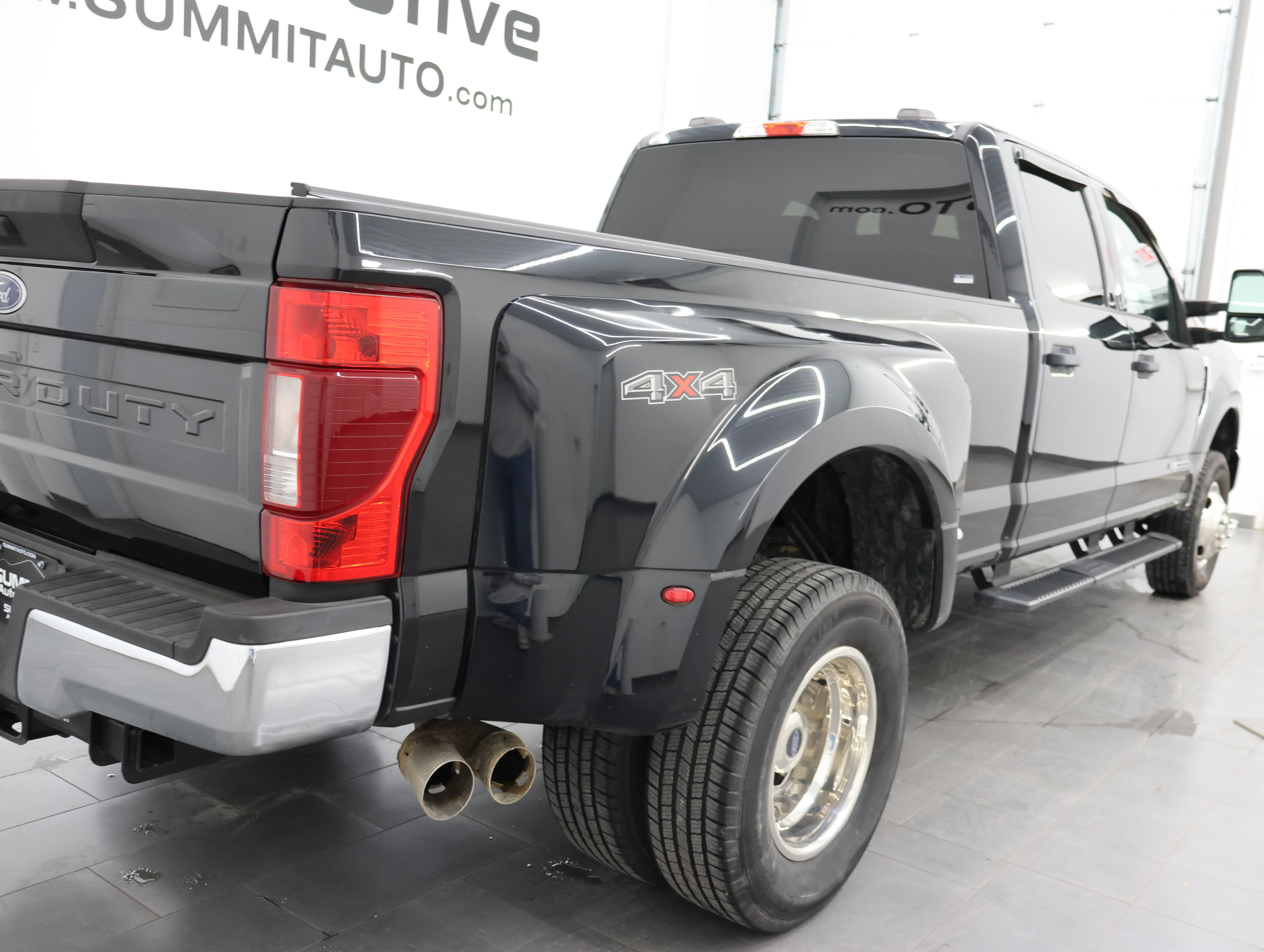 Used 2022 Ford F350 XLT AWD/4WD image 4