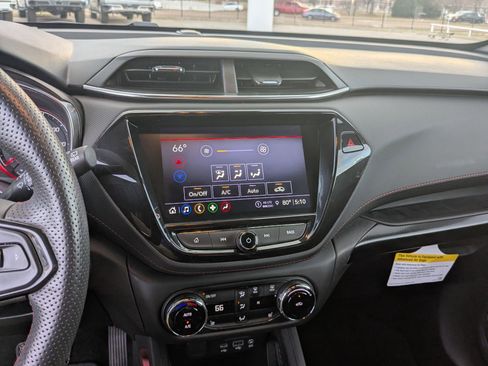 Used 2022 Chevrolet TrailBlazer RS w/ Technology Package image 18