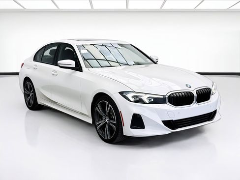 Used 2023 BMW 330i Sedan w/ Convenience Package RWD image 3