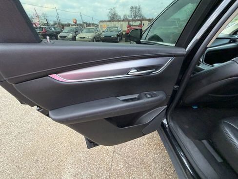 Used 2017 Cadillac XT5 Luxury w/ Driver Awareness Package image 24