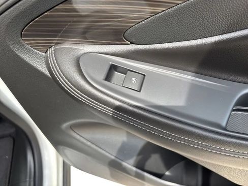 Used 2020 Buick Envision Premium AWD/4WD image 29