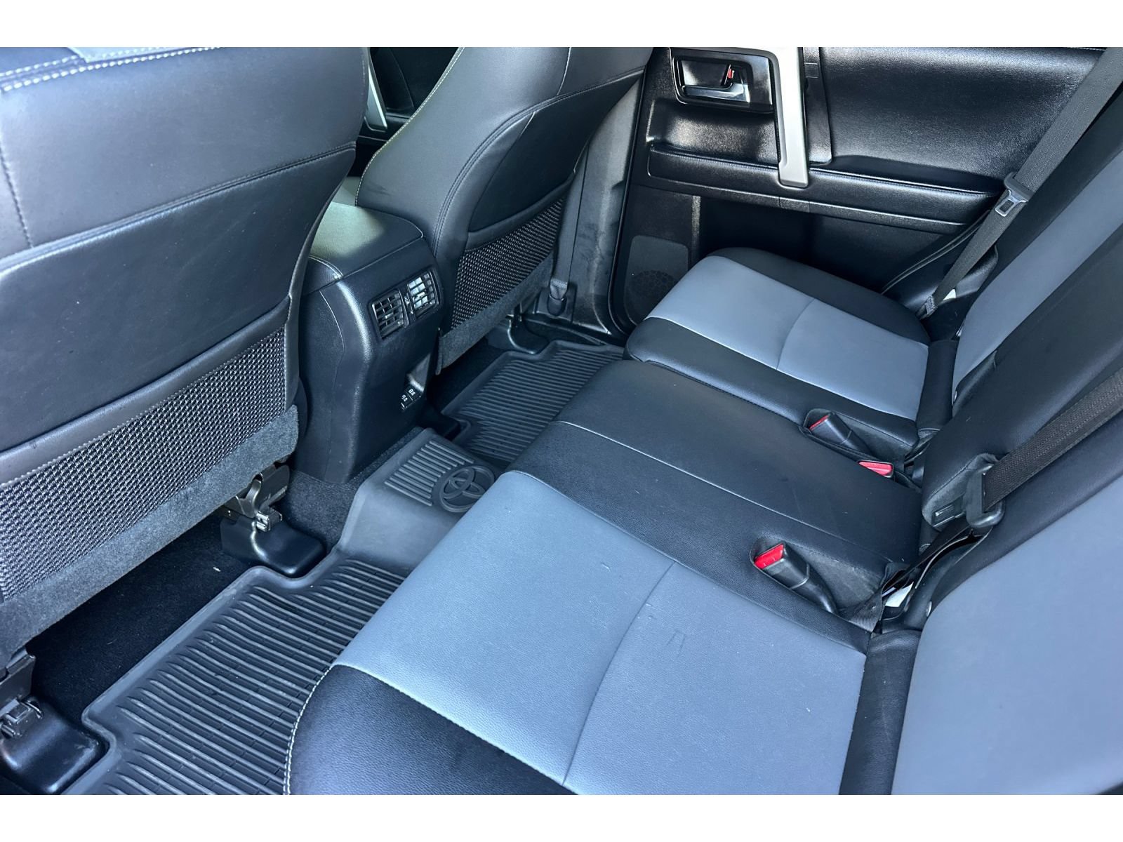 Certified 2022 Toyota 4Runner SR5 Premium w/ Moonroof Package AWD/4WD image 13