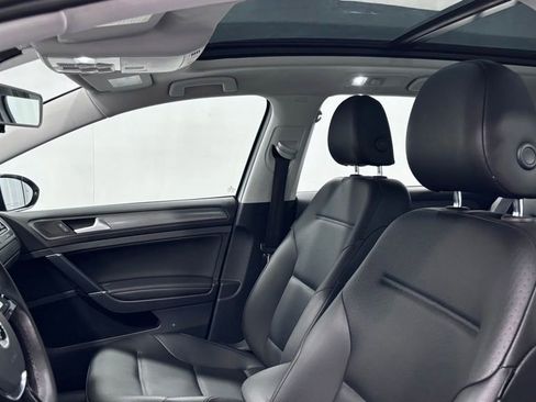 Used 2018 Volkswagen Golf SE FWD image 12
