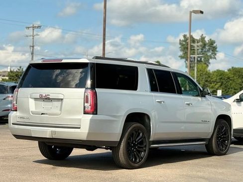 Used 2018 GMC Yukon XL SLT w/ Open Road Package AWD/4WD image 40