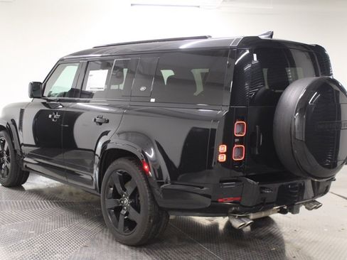 Certified 2024 Land Rover Defender 130 V8 image 3