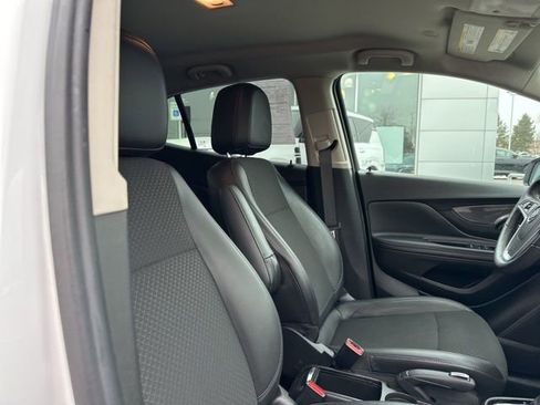 Used 2022 Buick Encore Preferred w/ Safety Package image 15