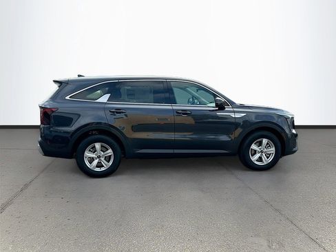 New 2026 Kia Sorento LX FWD image 8