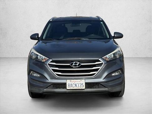 Used 2017 Hyundai Tucson SE FWD image 2