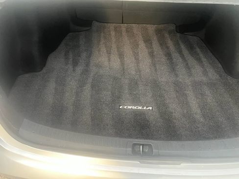Used 2022 Toyota Corolla LE FWD image 14
