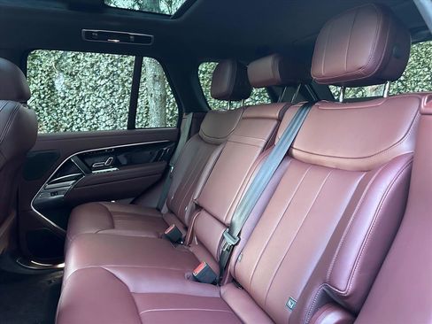 Used 2025 Land Rover Range Rover SE image 21