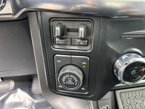 New 2025 Ford F150 Lariat w/ Equipment Group 502A High image 9