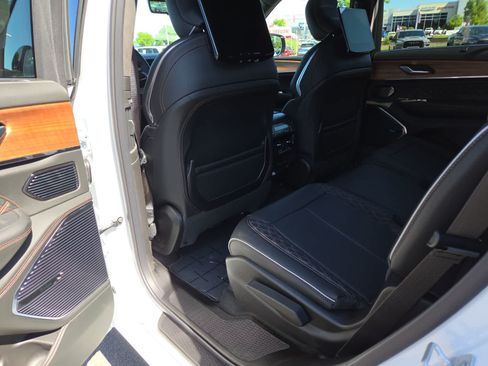 New 2026 Jeep Grand Cherokee L Summit AWD/4WD image 20