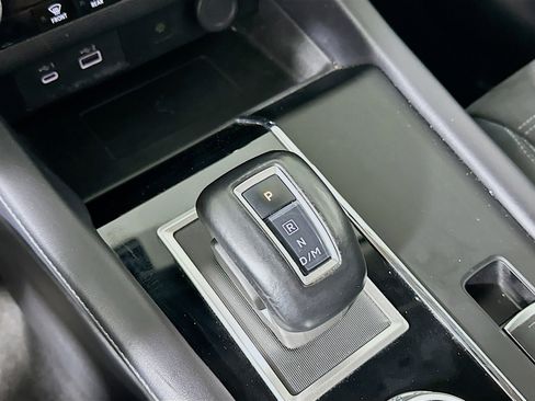 Used 2024 Mitsubishi Outlander SE image 25