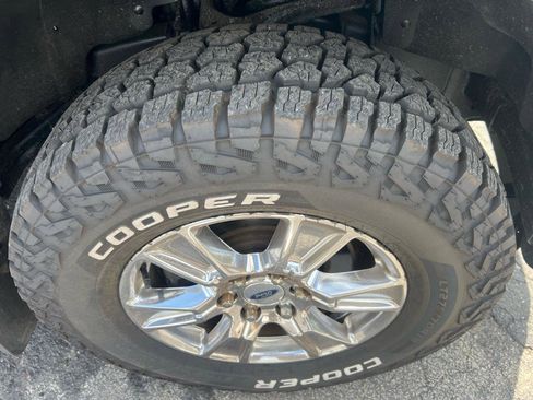 Used 2016 Ford F150 XLT w/ Equipment Group 302A Luxury AWD/4WD image 4