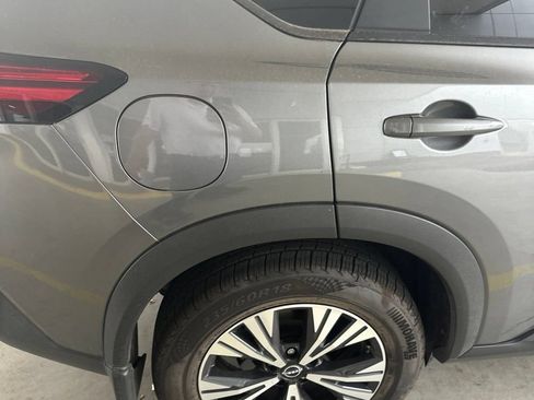 Used 2023 Nissan Rogue SV w/ SV Premium B Package FWD image 3